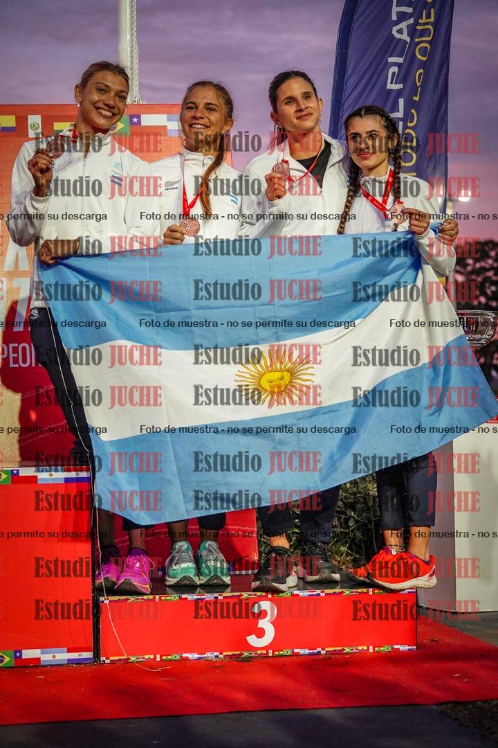Fotos de algunos extras y podios del día 3