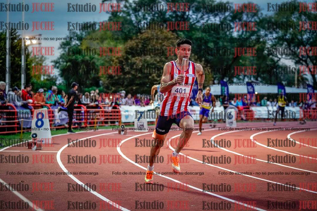 Fotos de los relevos 4x400 m mixtos