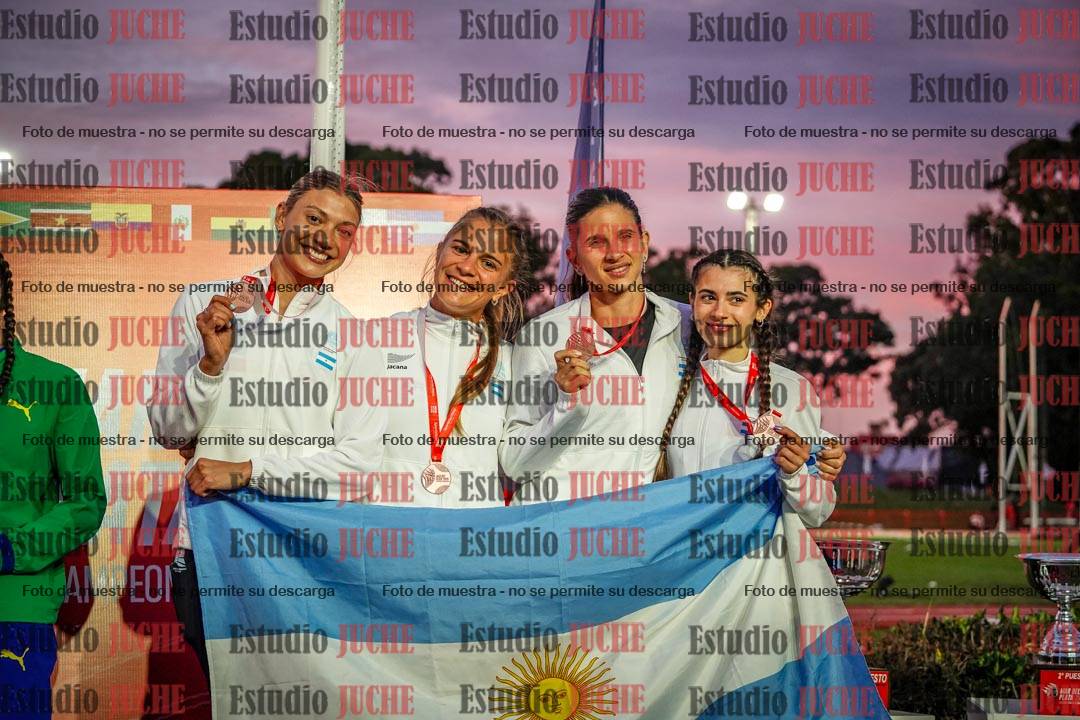 Fotos de algunos extras y podios del día 3