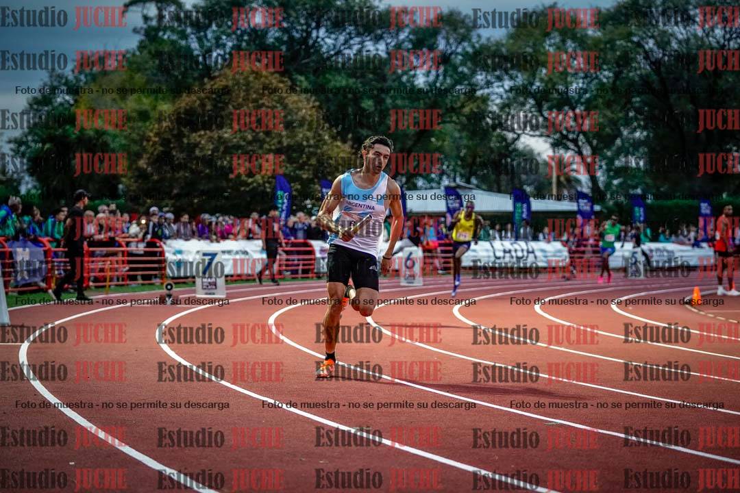 Fotos de los relevos 4x400 m mixtos