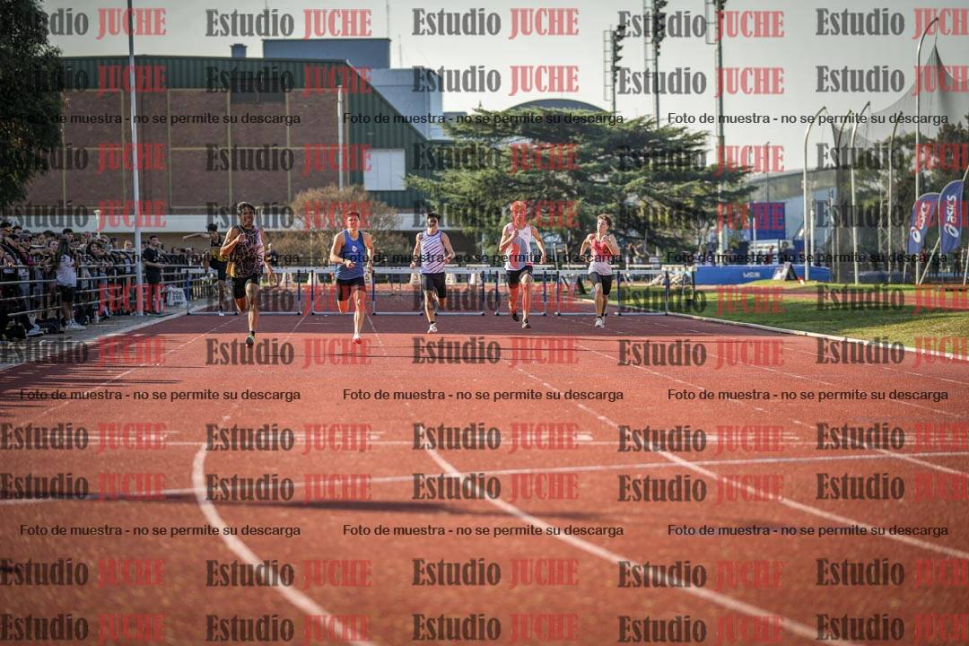 Fotos de los 400 m con vallas de varones