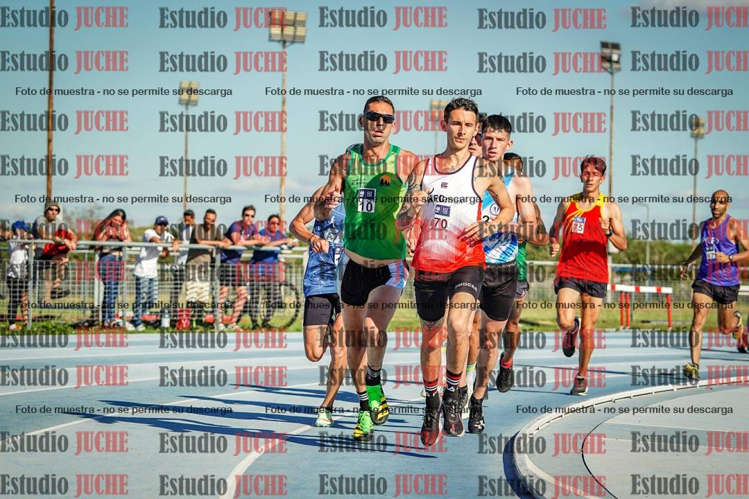 Fotos de los 3000 m llanos de varones