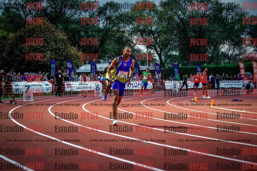 Fotos de los relevos 4x400 m mixtos