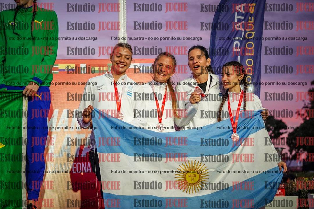 Fotos de algunos extras y podios del día 3
