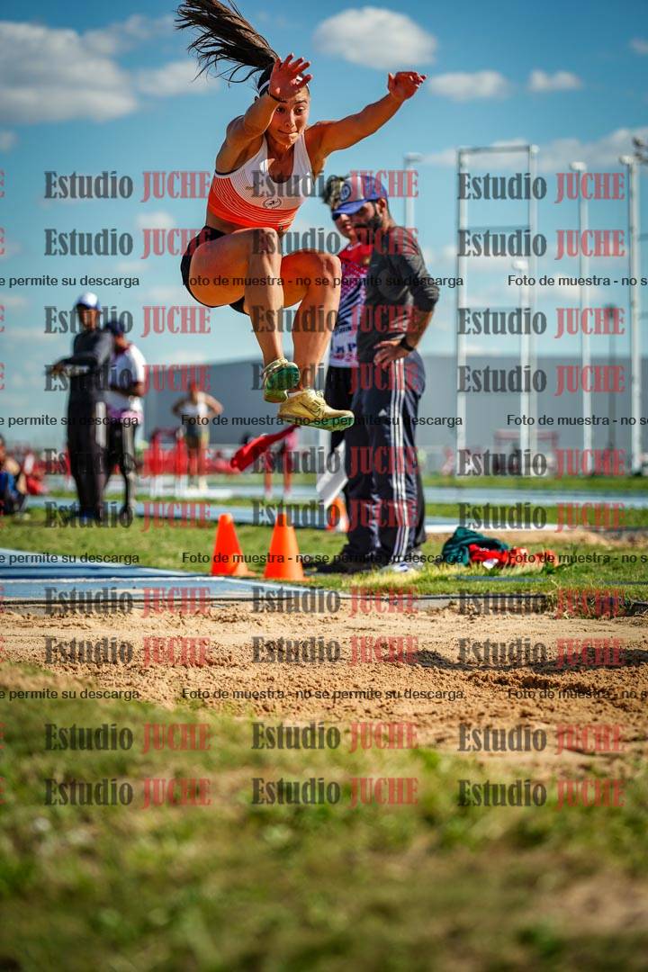 Fotos del salto en largo de mujeres - invitados