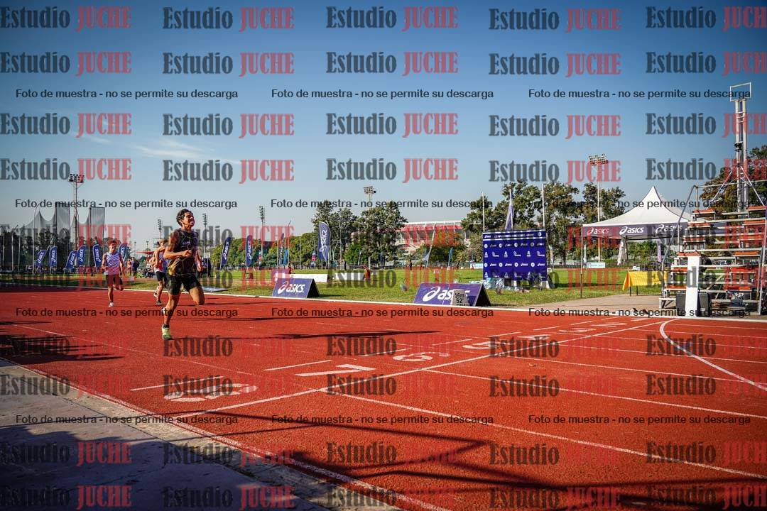Fotos de los 400 m con vallas de varones