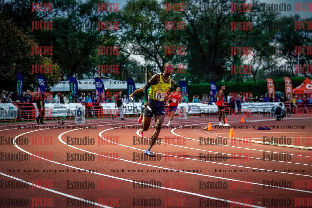 Fotos de los relevos 4x400 m mixtos