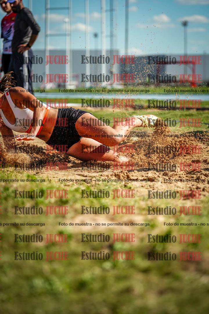 Fotos del salto en largo de mujeres - invitados