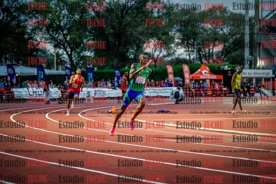 Fotos de los relevos 4x400 m mixtos