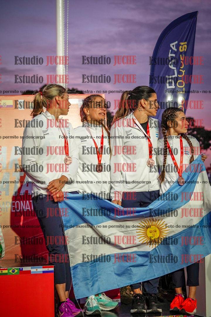 Fotos de algunos extras y podios del día 3