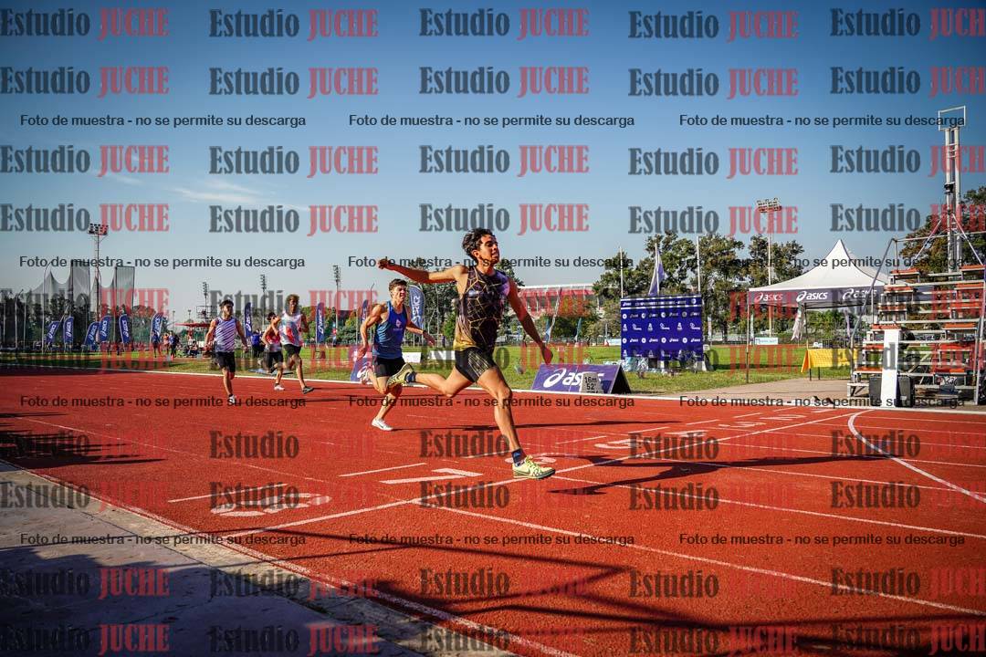 Fotos de los 400 m con vallas de varones