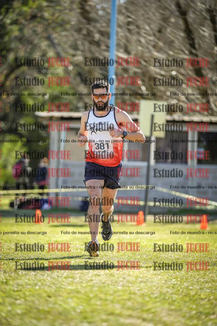 Fotos de la llegada del cross de 8000 m