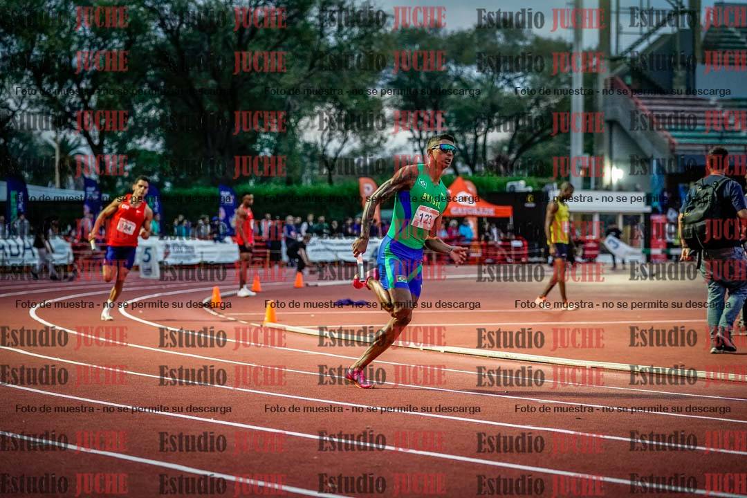 Fotos de los relevos 4x400 m mixtos