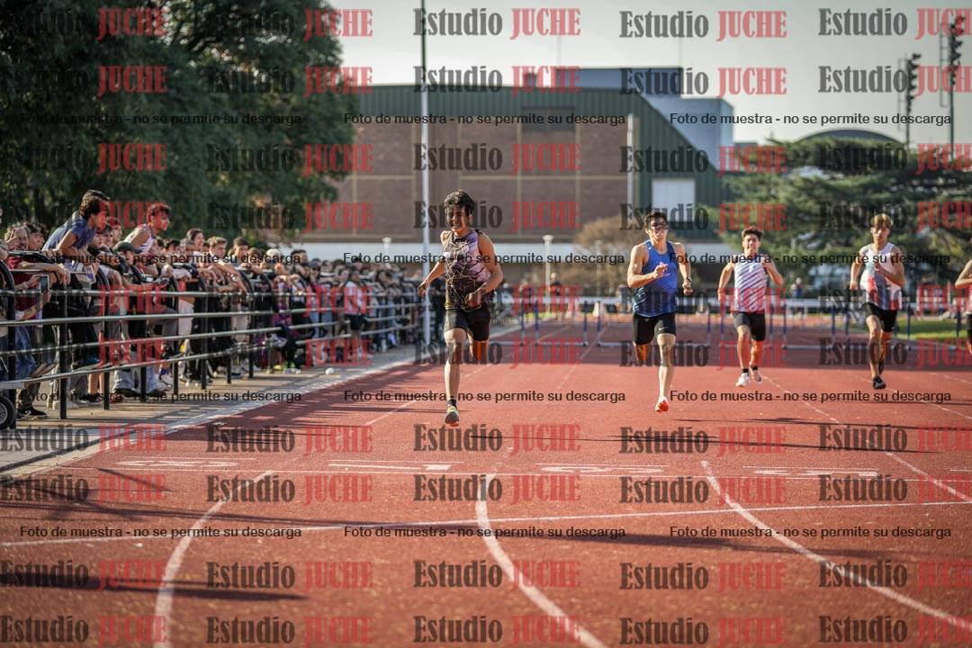 Fotos de los 400 m con vallas de varones