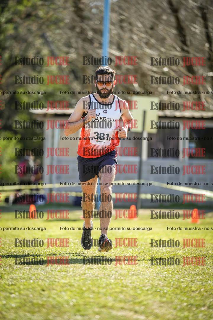 Fotos de la llegada del cross de 8000 m