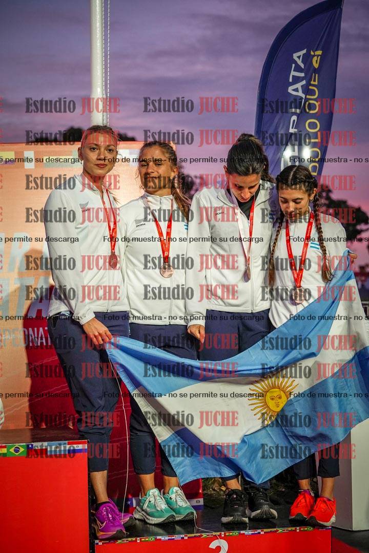 Fotos de algunos extras y podios del día 3