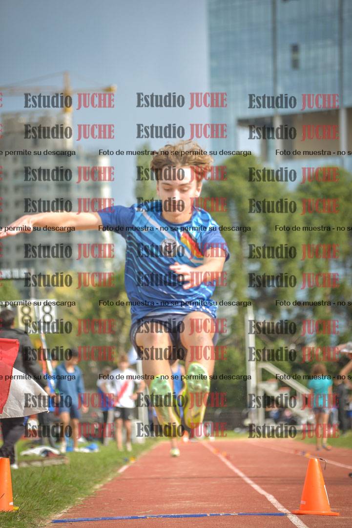 Fotos del salto en largo - varones U16