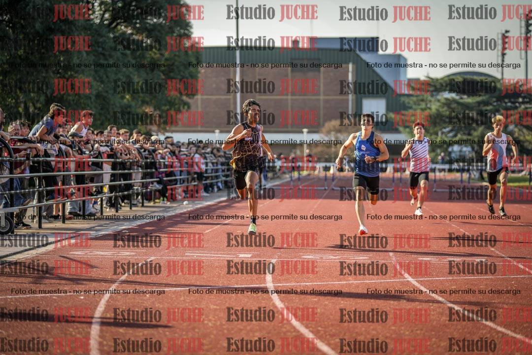 Fotos de los 400 m con vallas de varones