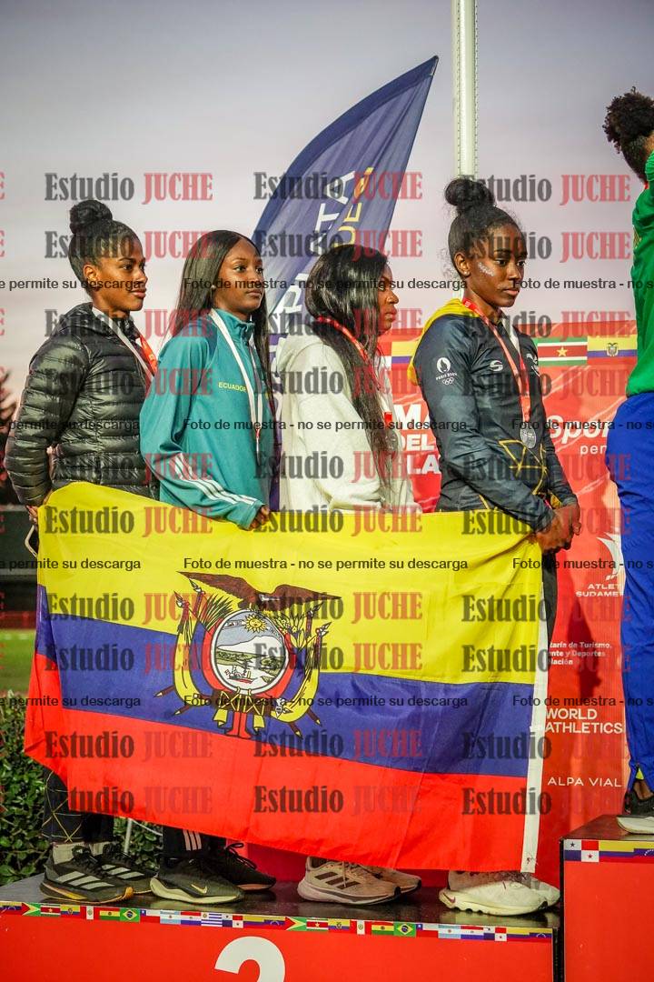 Fotos de algunos extras y podios del día 3