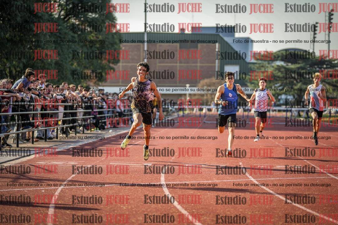Fotos de los 400 m con vallas de varones