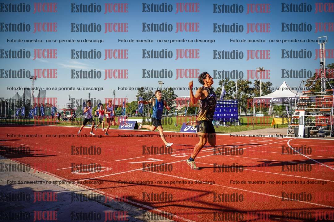 Fotos de los 400 m con vallas de varones
