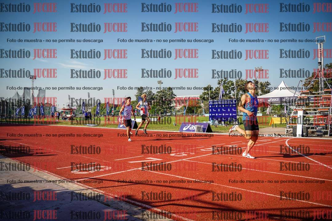 Fotos de los 400 m con vallas de varones