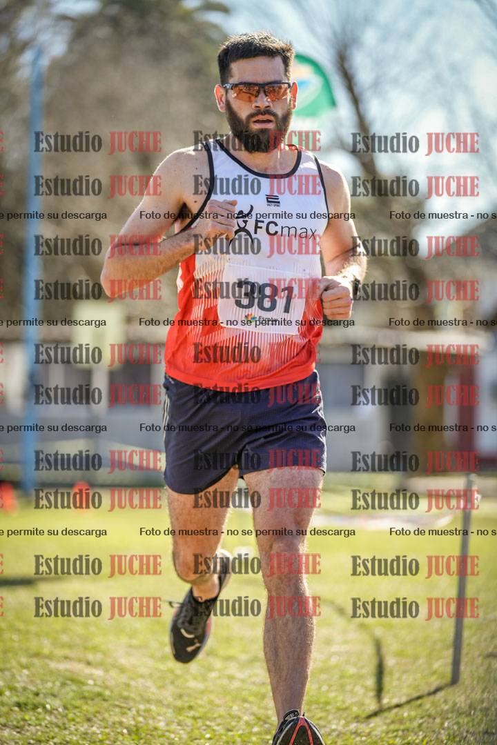 Fotos de la llegada del cross de 8000 m