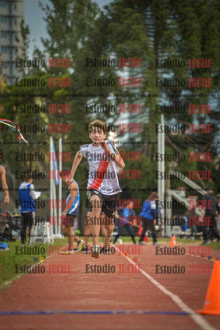 Fotos del salto en largo - varones U16