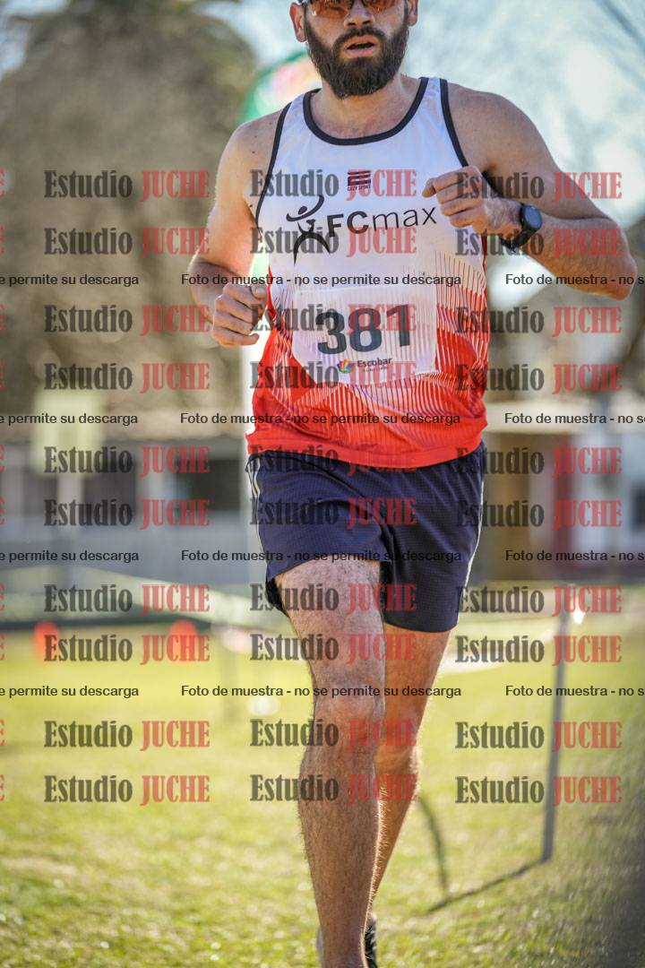 Fotos de la llegada del cross de 8000 m