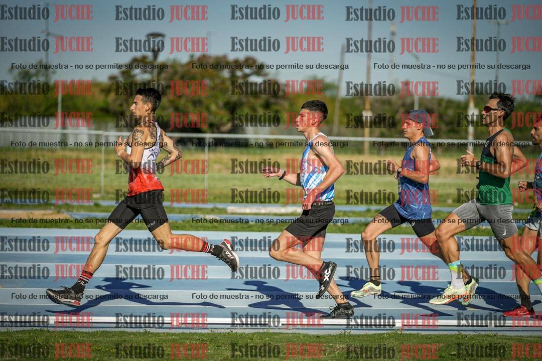 Fotos de los 3000 m llanos de varones