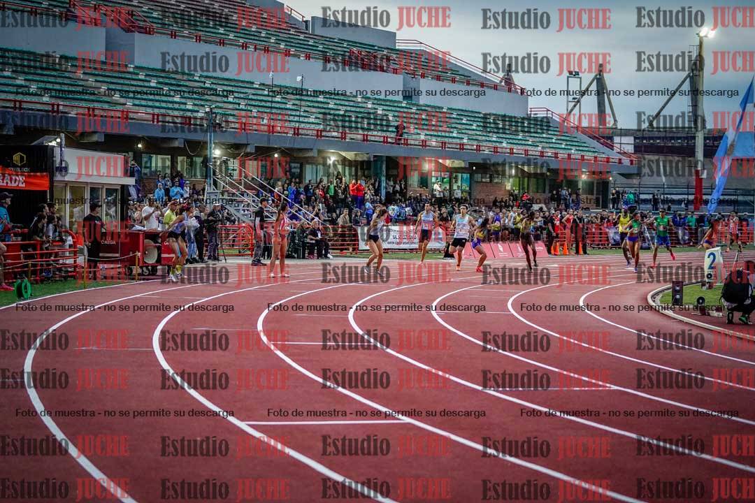 Fotos de los relevos 4x400 m mixtos