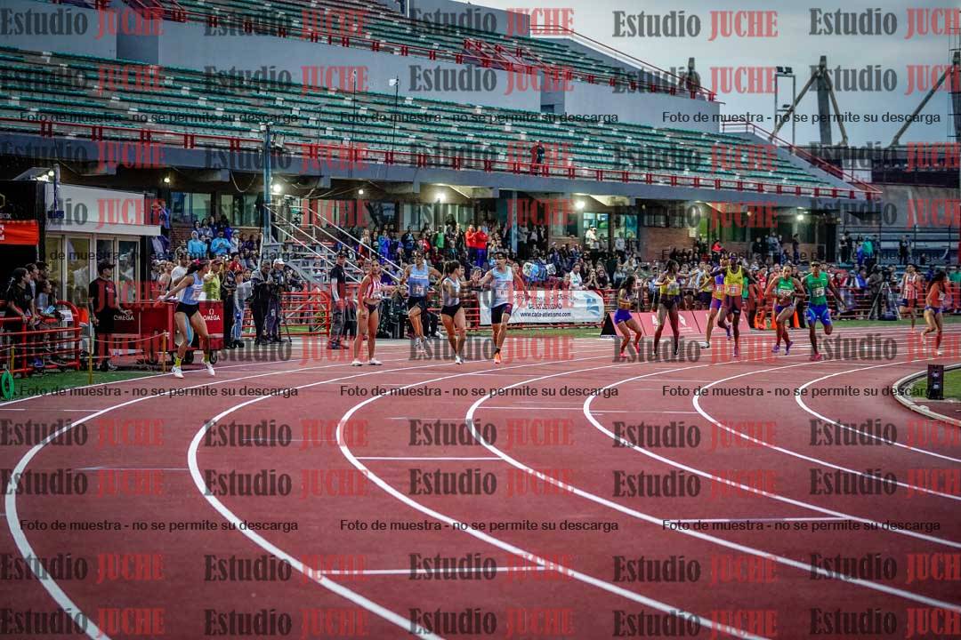 Fotos de los relevos 4x400 m mixtos