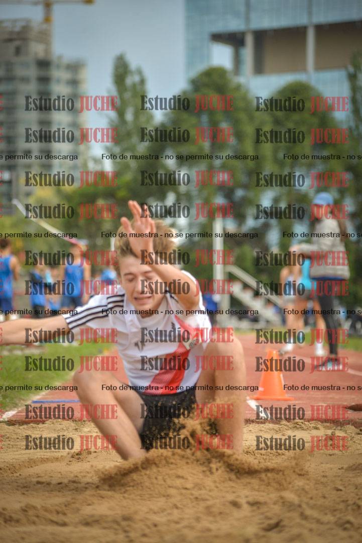 Fotos del salto en largo - varones U16