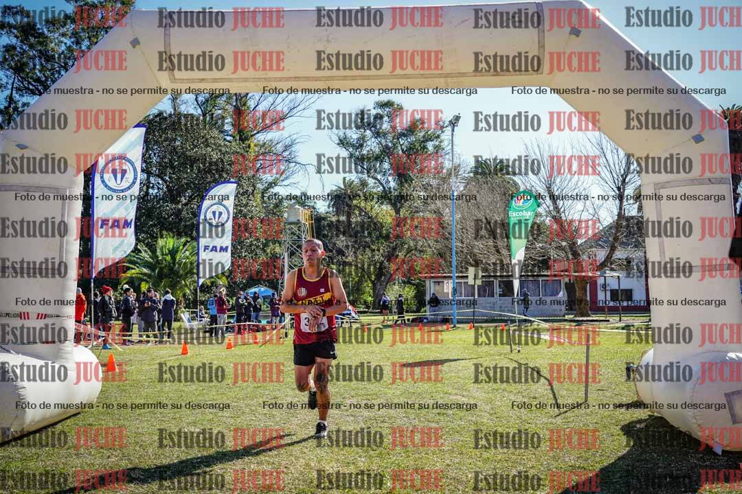 Fotos de la llegada del cross de 8000 m