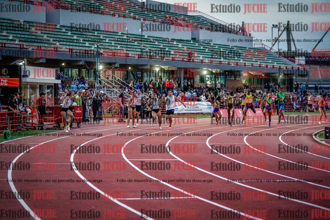Fotos de los relevos 4x400 m mixtos