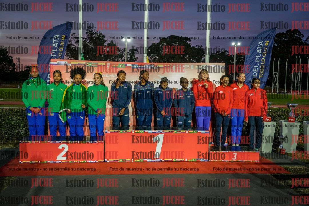 Fotos de algunos extras y podios del día 3