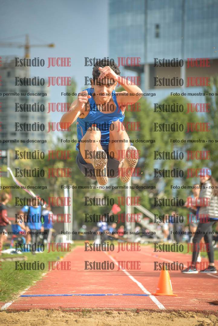 Fotos del salto en largo - varones U16