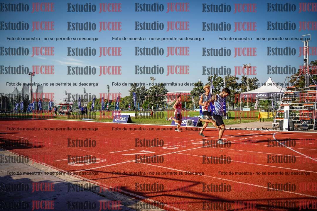 Fotos de los 400 m con vallas de varones