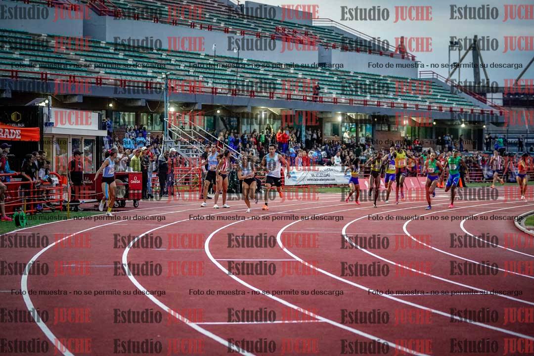 Fotos de los relevos 4x400 m mixtos