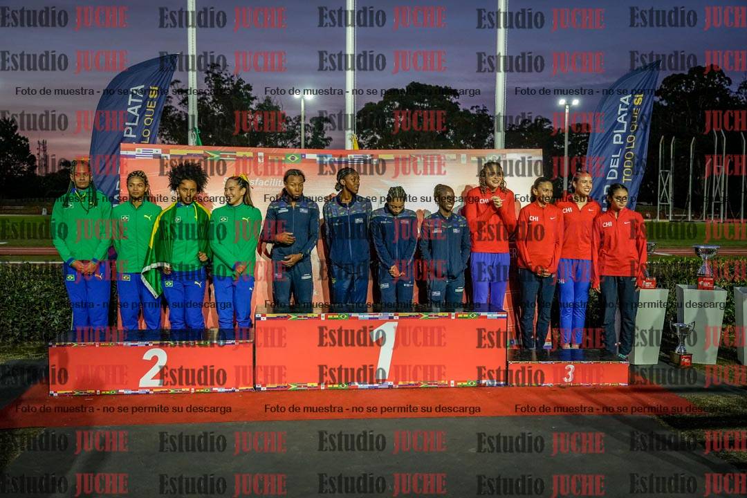Fotos de algunos extras y podios del día 3