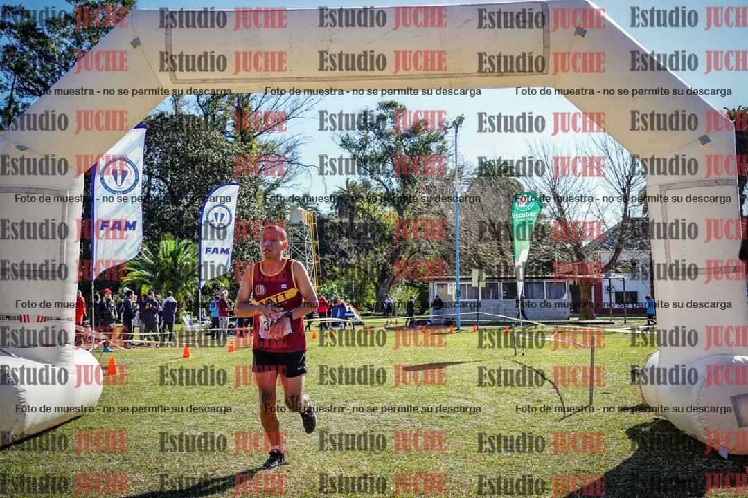 Fotos de la llegada del cross de 8000 m