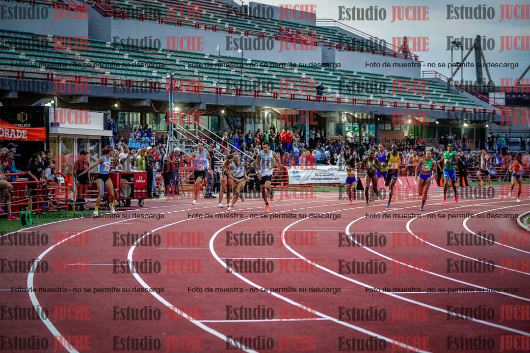 Fotos de los relevos 4x400 m mixtos