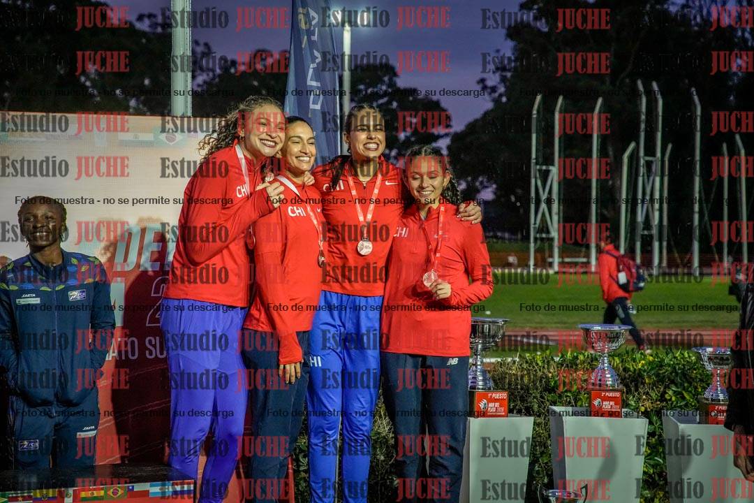 Fotos de algunos extras y podios del día 3