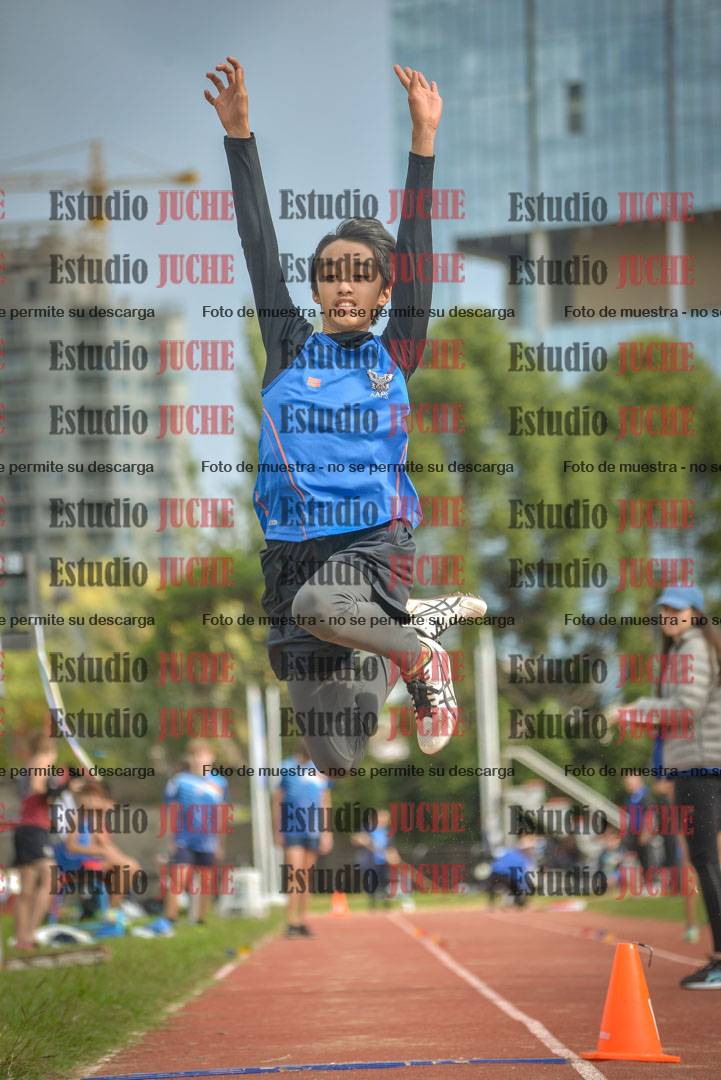 Fotos del salto en largo - varones U16
