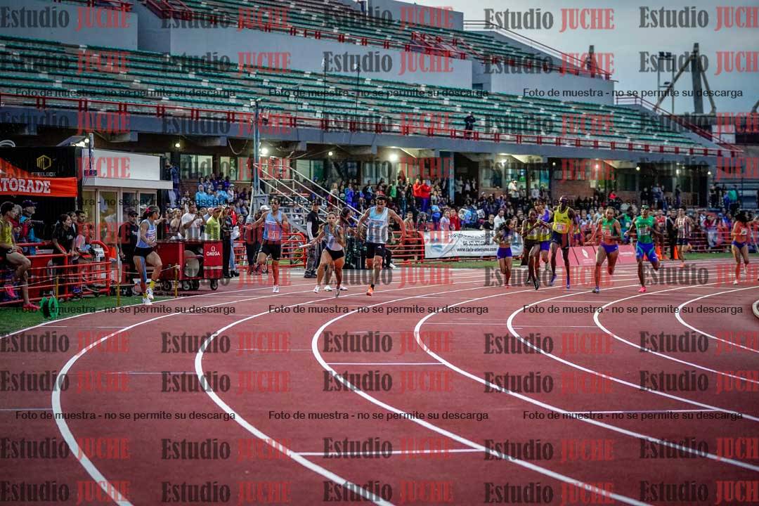 Fotos de los relevos 4x400 m mixtos