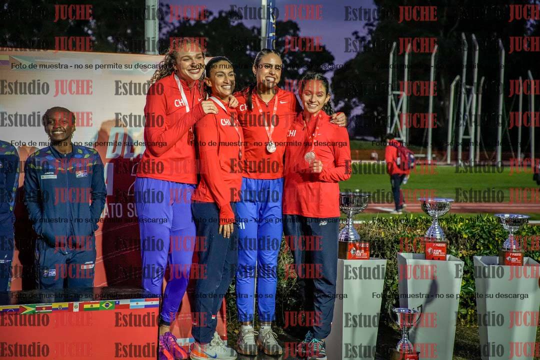 Fotos de algunos extras y podios del día 3