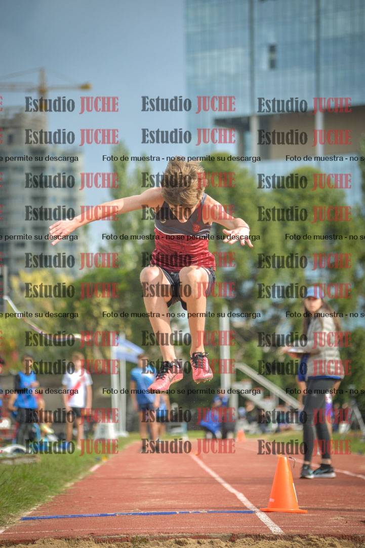 Fotos del salto en largo - varones U16