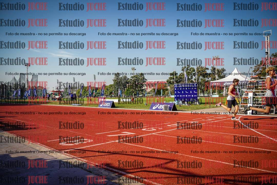 Fotos de los 400 m con vallas de varones