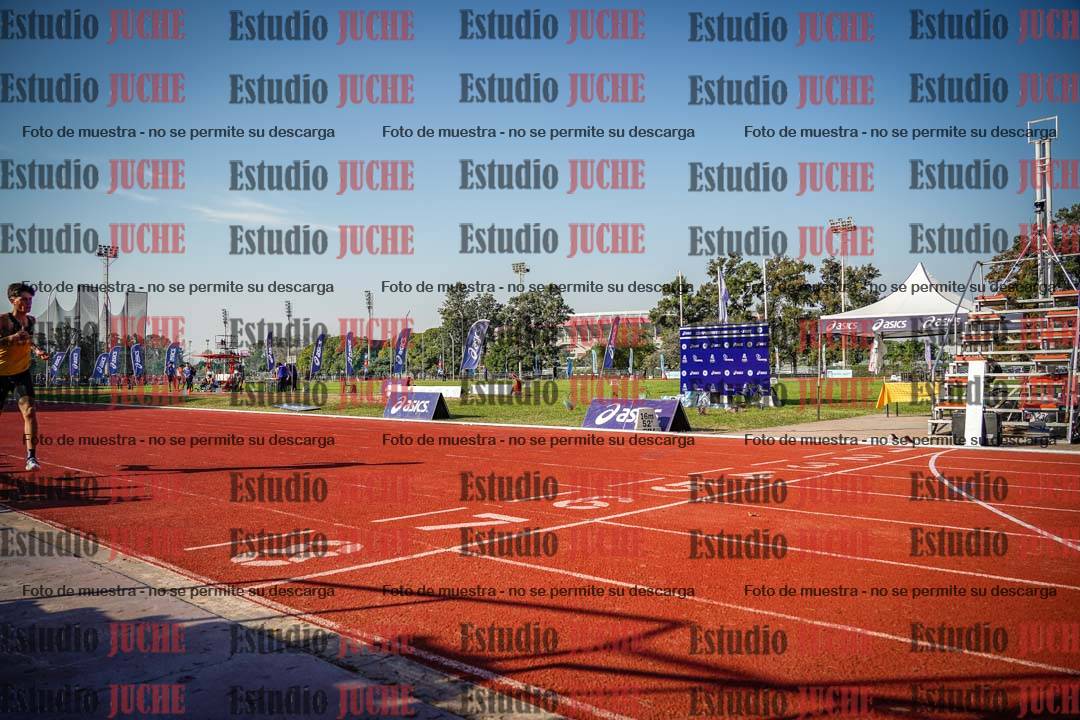 Fotos de los 400 m con vallas de varones