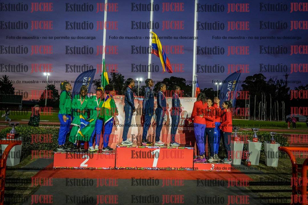 Fotos de algunos extras y podios del día 3